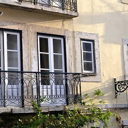 Alfama4u Apartment *
