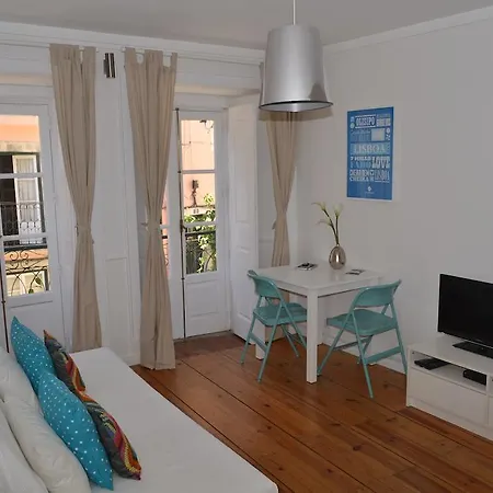 Alfama4u Apartment *